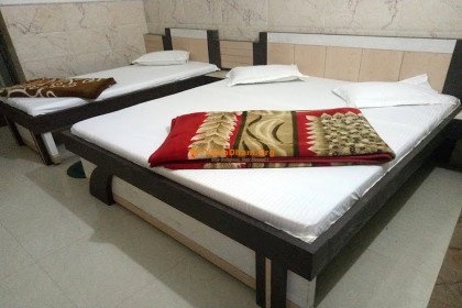 Baba Dham Yatri Niwas - Deoghar