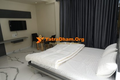 Hotel Priya Lodging - Ojhar (Nashik)