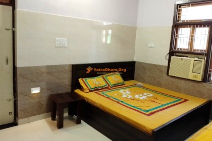 Parashar Yatri Niwas - Mehandipur