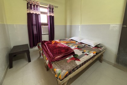 Govardhan - Seth Lala Ram Seva Sadan 