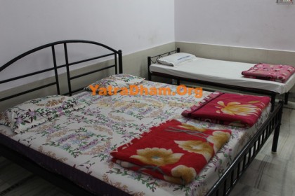 Yatri Nivas Ashram (New Building) - Rishikesh