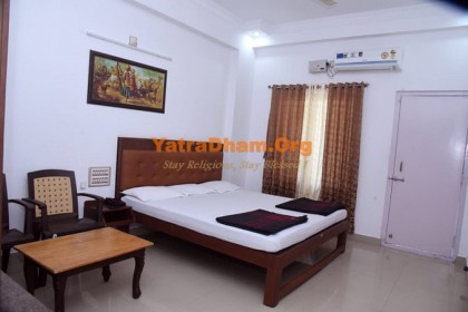Subrahmanya - YD Stay 305001 (Hotel Mahamaya Residency)