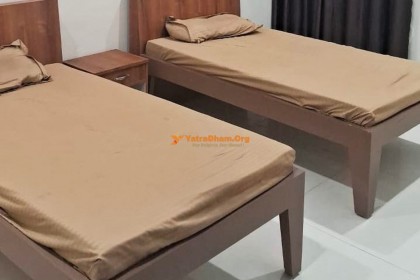 Jai Bakey Bihari Dharamshala - Garhmukteshwar
