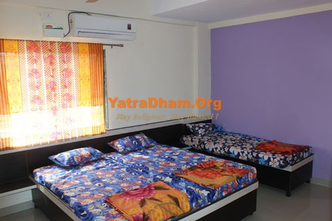 Shirdi - Sai Kamala Bhavan 3 Bed AC Room