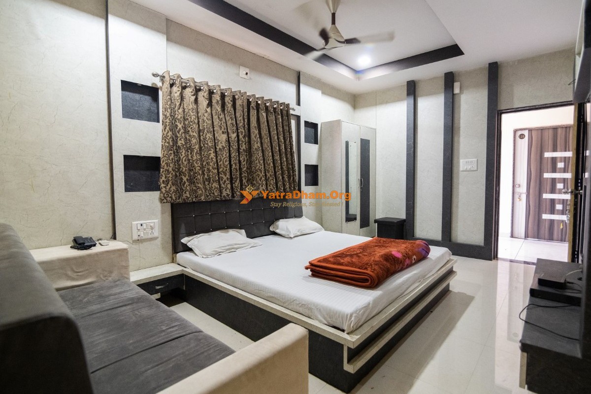 Shreeji Sadan Dilen Motel - Dakor