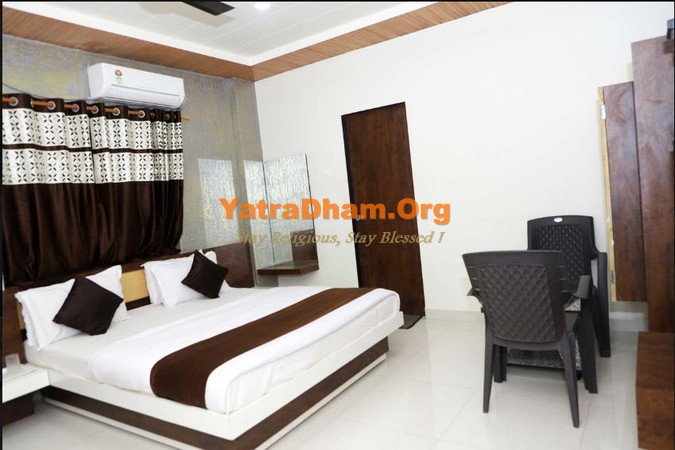 Somnath Bansidhar Yatri Nivas Room View1