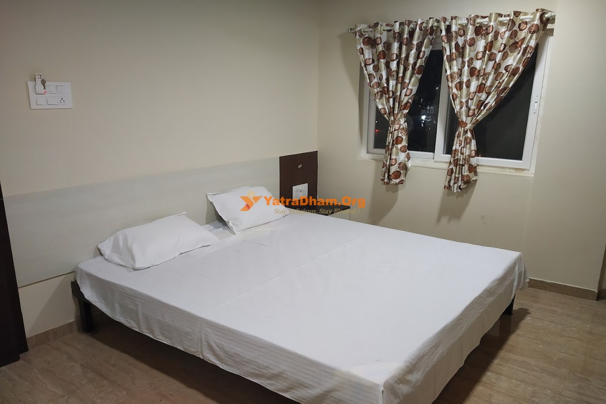 Samraj Lodge - Akkalkot