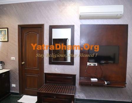 Udaipur - YD Stay 9002 (Hotel Devansh) 2 Bed AC Room View 7