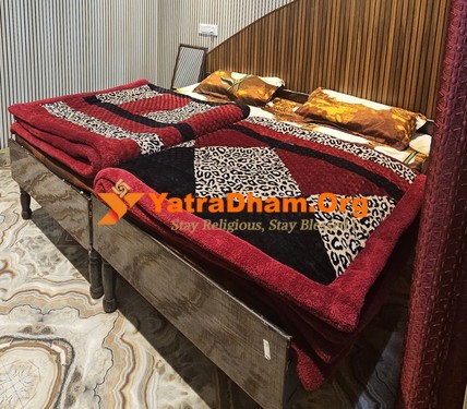 Chandrapuri Shri Hari Om Tatsat Home Stay 2 Bed non-AC Room