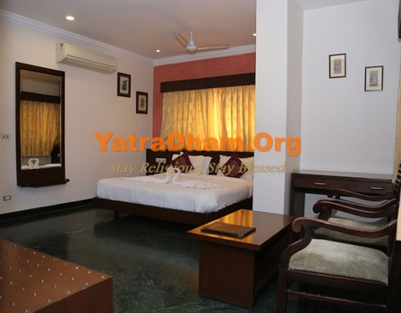 Udaipur - YD Stay 9002 (Hotel Devansh) 2 Bed AC Room View 6