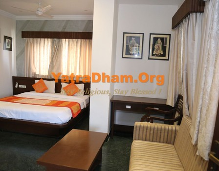 Udaipur - YD Stay 9002 (Hotel Devansh) 2 Bed AC Room View 5