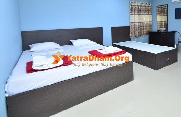 Murudeshwar Hotel Keerthi 3 Bed Room View