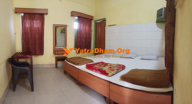 Varanasi Annapurna Telwala Dharamshala 3 Bed Non AC Room View 