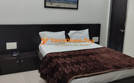 Dwarka Hotel Gayatri Room View 2