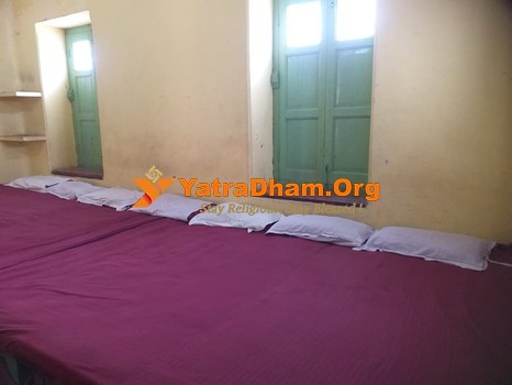 Varanasi Annapurna Telwala Dharamshala 6 Bed Normal Room (Common Let Bath) Room View 