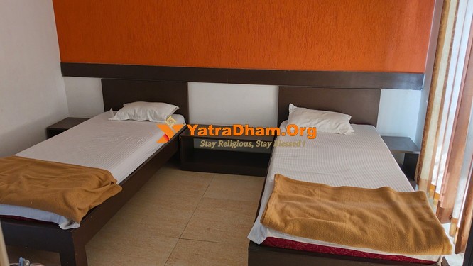 Mehemdavad Shree Siddhi Vinayak Devasthanam 2 Bed AC Room