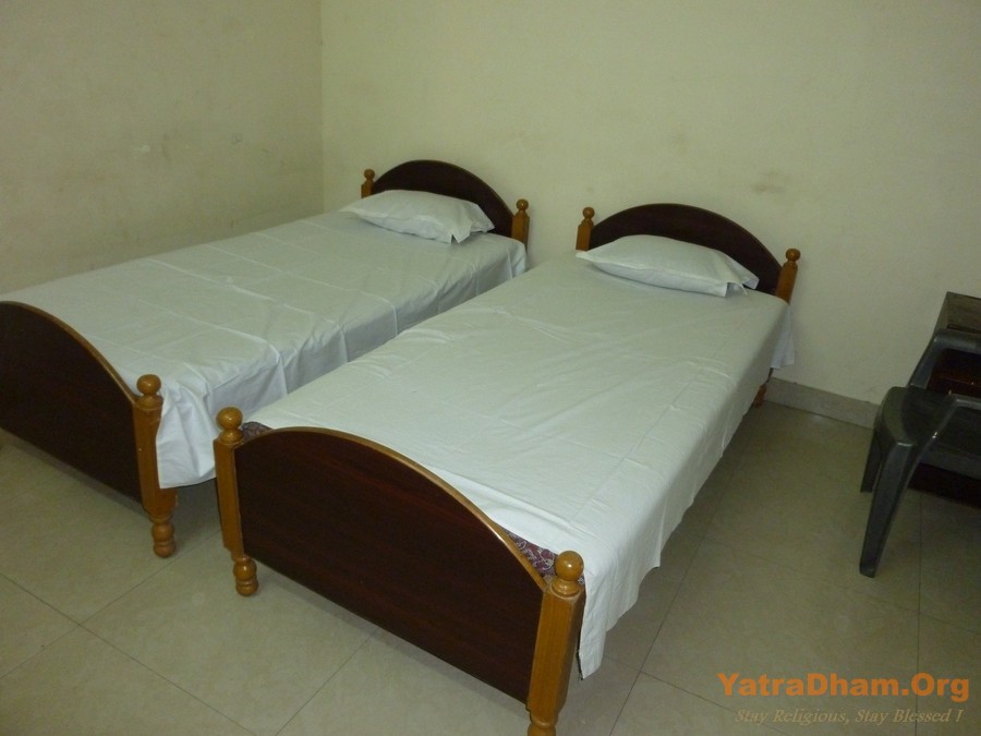 Allahabad (Prayagraj) Jain Mandir Jain Dharamshala 2 Bed AC Room View 2