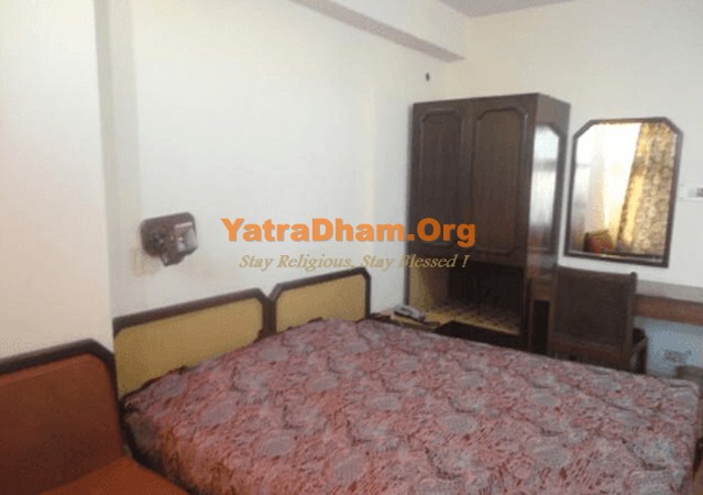 Shimla - YD Stay 12102 Hotel Amar Palace Room View7