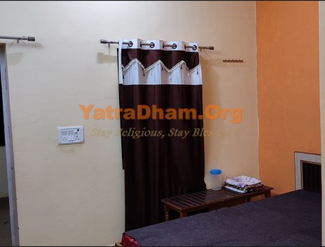 Shri Paramhans Ashram Room