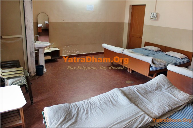 Ambaji Brahmbhatt Pathikashram Dharamshala Room View5