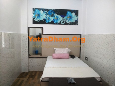 Bareilly - YD Stay 327001 (Hotel Arahan) Room View 4
