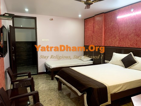 Palani - YD Stay 341001 (Arunaachalla Inn) 2 Bed AC Deluxe Room View 1
