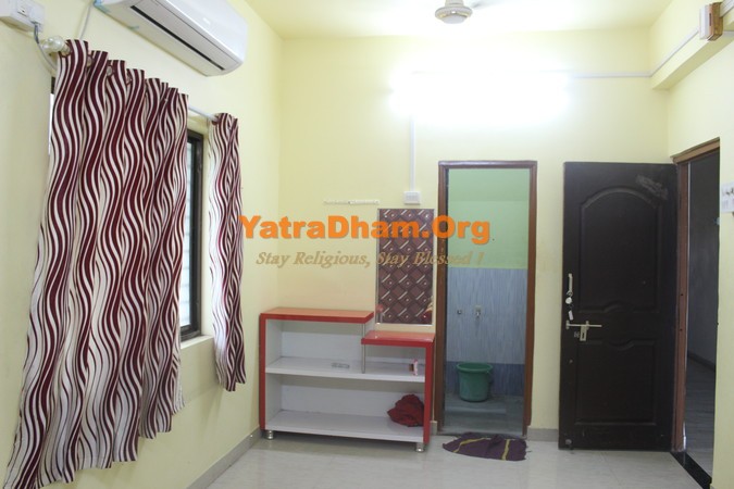 Aundha Nagnath Shri Sadguru Bhakta Nivas Room View5