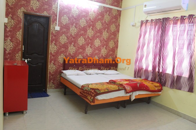 Aundha Nagnath Shri Sadguru Bhakta Nivas Room View1