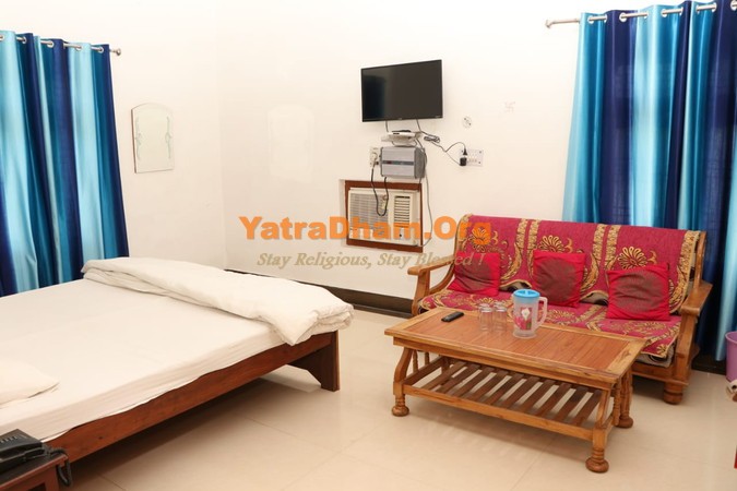 Hotel Hanumant Palace Ayodhya 2 Bed AC Room View 2