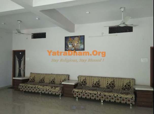 Maheshwar Hotel Shri Banke Bihari Palace Waiting Area