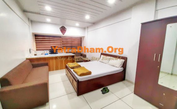 Surat - YD Stay 5003 (Be Happy Hotel And AC Dormitory) 2 Bed Room View 1