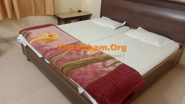 Varanasi - YD Stay 32001 (Hotel Bhagirath) 2 Bed Room View 1
