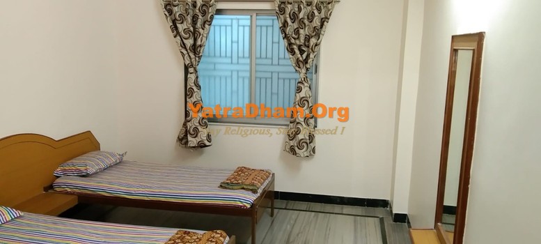Palitana Bhai Bahen Jain Dharamshala Room