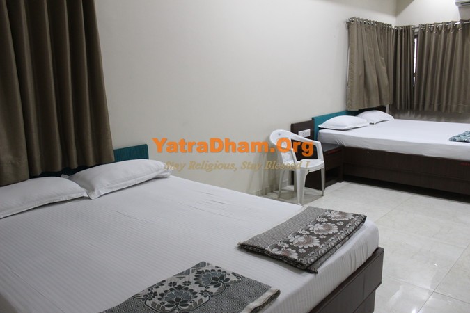 Bhuj Jain Samaj Wadi Jain Vando 4 Bed AC Room View 1