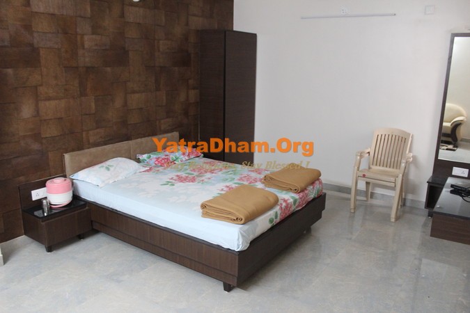 Bhuj Lalchand Thavar Dosa Bhai Dharamshala 2 Bed AC Room View 1