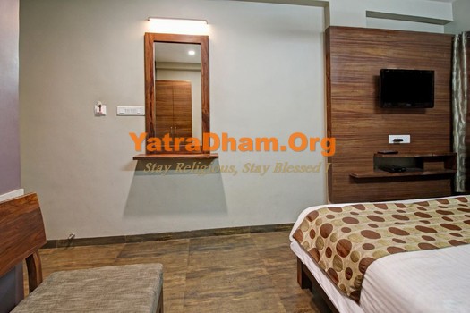Valsad - YD Stay 236003 (Hotel Blue Bells) 2 Bed AC Room View 7