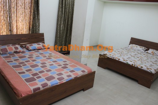 Chennai Satyanarayan Mandir Atithi Gruh_4 Bed Ac.Room_View 1