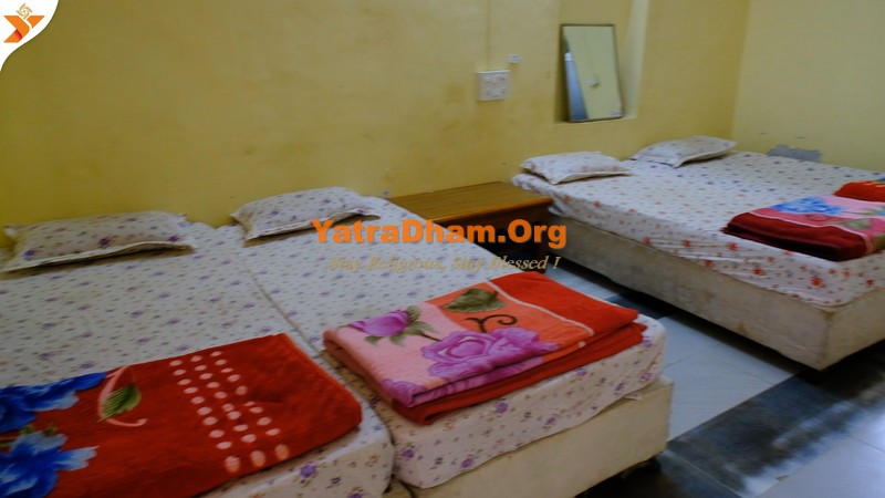 Shri Trikamji Mandir Yatrik Nivas Dakor 4 Bed Room
