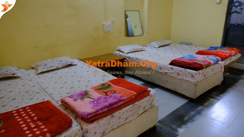 Shri Trikamji Mandir Yatrik Nivas Dakor 4 Bed Room