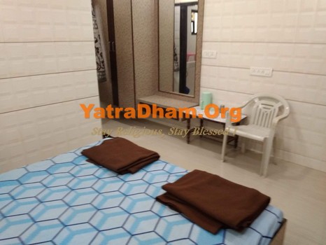 Dakor Chitrakoot Surat Dharamshala 2 Bed Ac Room View-2