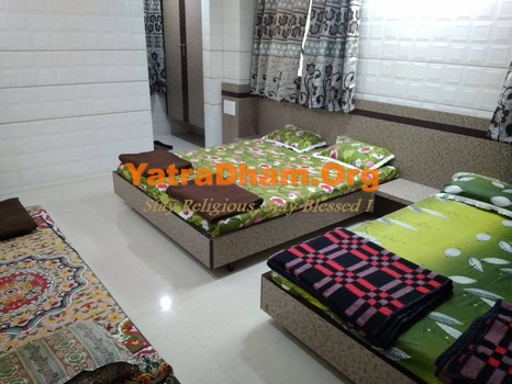 Dakor Chitrakoot Surat Dharamshala 5 Bed Non Ac Room View-1