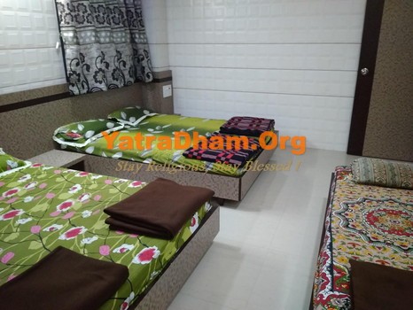 Dakor Chitrakoot Surat Dharamshala 5 Bed Non Ac Room View-2