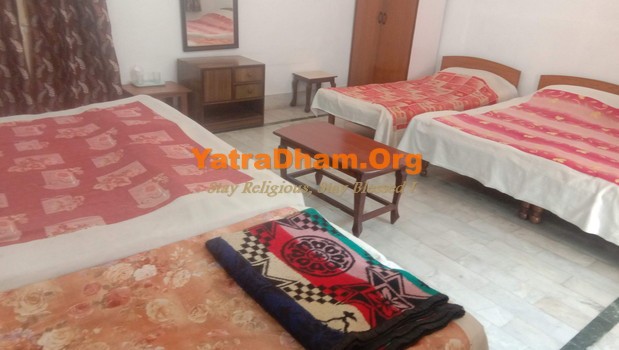 Dehradun_Laxmi Guest House_6 Bed non ac Room_View1