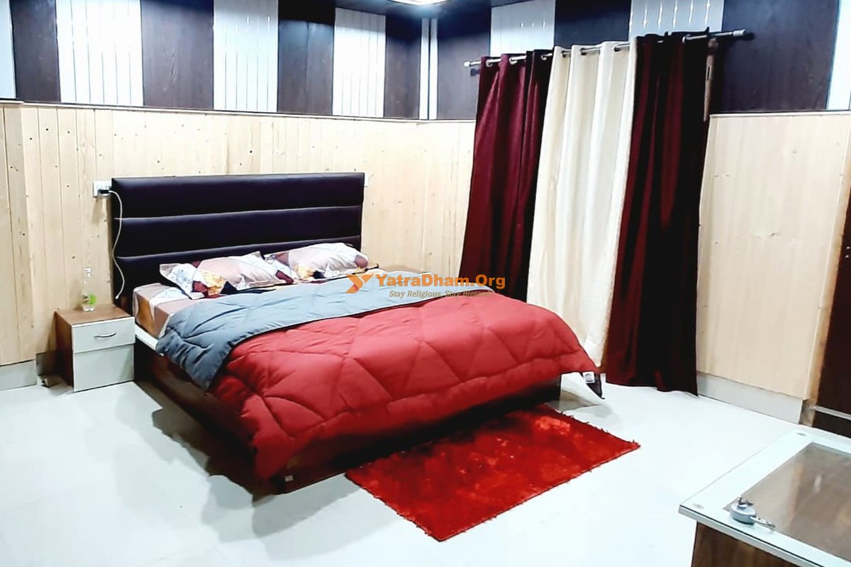 Gayatri Niketan Hotel - Gangotri