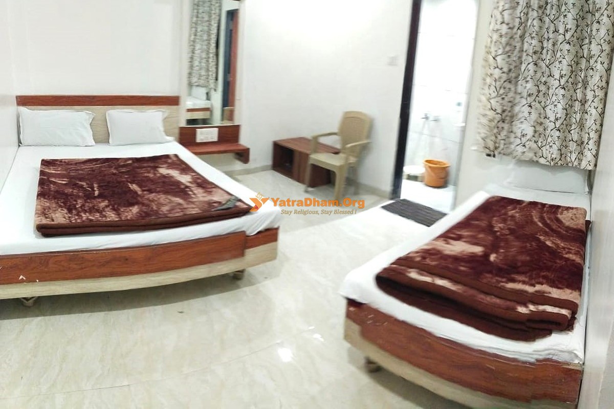 Hotel Dwarka Nilayam - Shirdi