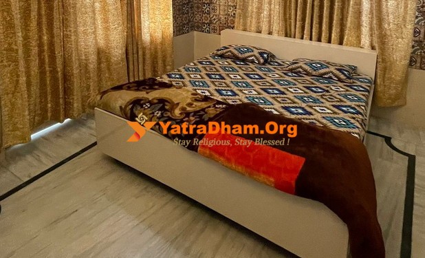 Amritsar Sindhi Niwas  2 Bed AC Room View