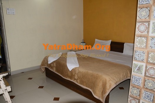 Somnath_Shree Balaji Guest House_2 bed non ac room