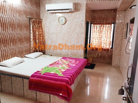 Dwarka Hotel Shivam Room View 2