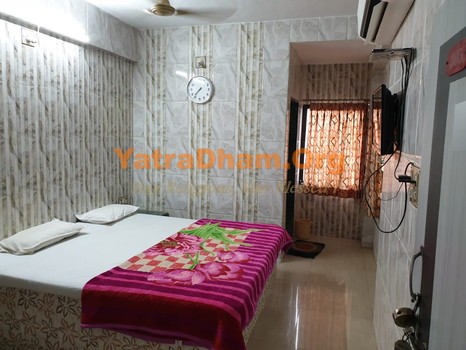 Dwarka Hotel Shivam Room View 4