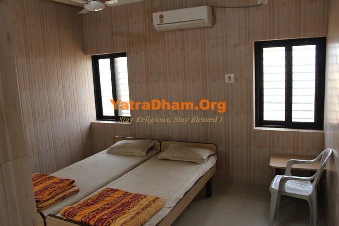 Dwarka Brahmakshatriya Atithi Bhavan Room View